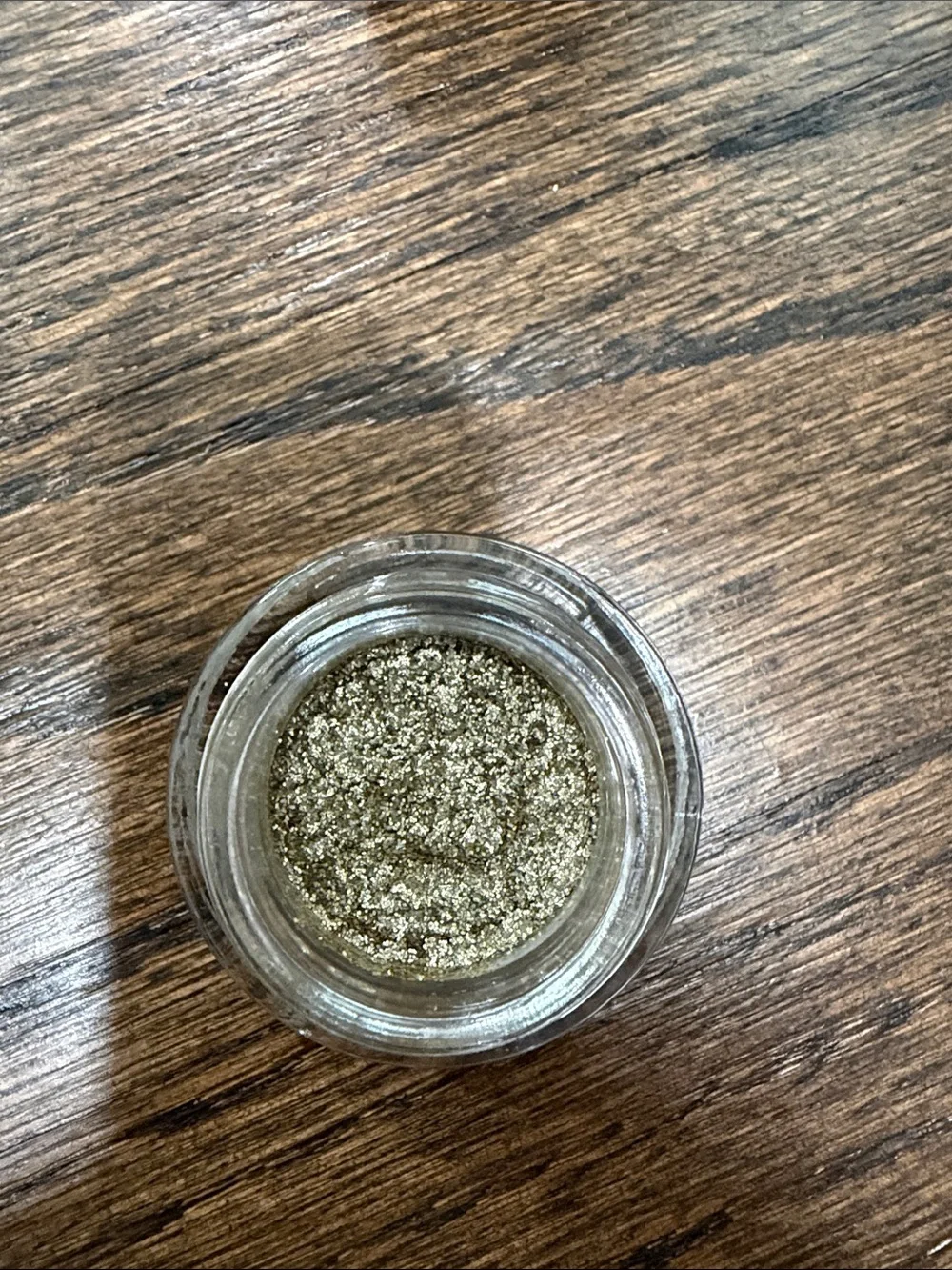Valentino Dreamdust Reflective Eye Glitter Go for Gold-02